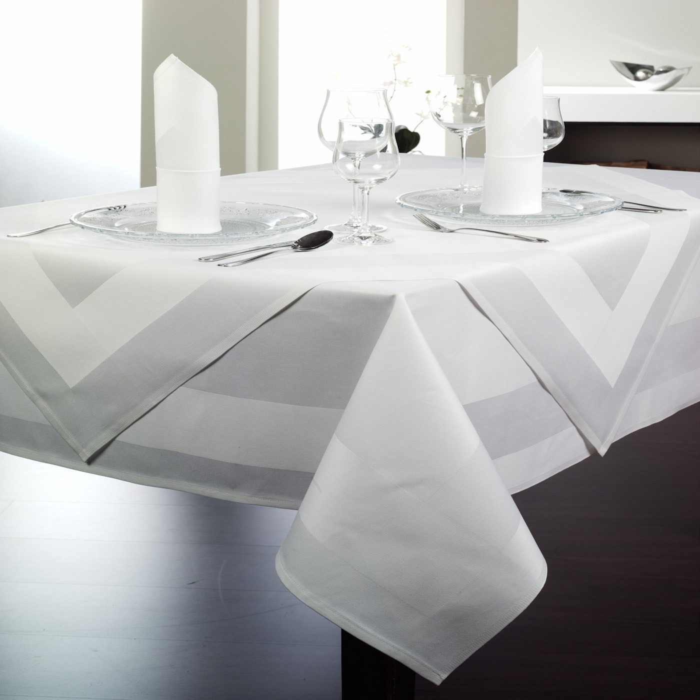 Nappe Papier Blanc au Format 70 x 70 cm - Spécial Restaurant 